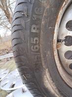 VW Transporter T5 wieldoppen + 2 velgen met banden, Auto-onderdelen, Banden en Velgen, Ophalen, 16 inch, Banden en Velgen, All Season