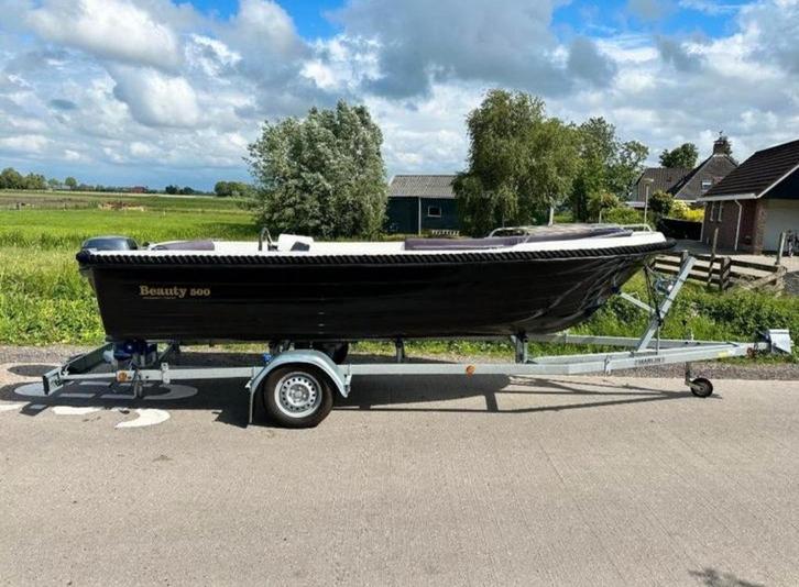 Mooie sloep Beauty 500, Watersport en Boten, Sloepen, 10 tot 30 pk, 3 tot 6 meter, Buitenboordmotor, Benzine, Polyester, Ophalen of Verzenden