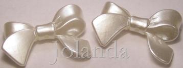 0372 Sierlijke Pastel Witte Strikken Acryl Kralen (32 mm) beschikbaar voor biedingen