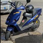 Malaguti f12(r) / Malaguti f15 gezocht, Fietsen en Brommers, Ophalen of Verzenden, Zo goed als nieuw