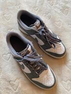 Nike Dunks kids maat 38.5, Nike, Ophalen of Verzenden, Grijs, Sneakers of Gympen