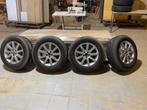 Volvo winterbanden met velgen, Auto-onderdelen, Banden en Velgen, 17 inch, 235 mm, Banden en Velgen, Gebruikt