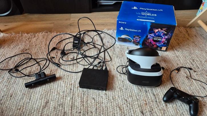 PSVR set incl. 2 motion controllers en ps4 controller, Spelcomputers en Games, Virtual Reality, Gebruikt, Sony PlayStation, Ophalen of Verzenden