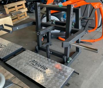 NIEUW! l Belt squat Athletic Performance  beschikbaar voor biedingen