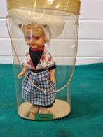 kledendracht pop zeeland vintage, Verzamelen, Poppen, Ophalen of Verzenden, 'T Olde Gre-j, Info@toldegrej.nl, Endepoelstraat 20f Didam