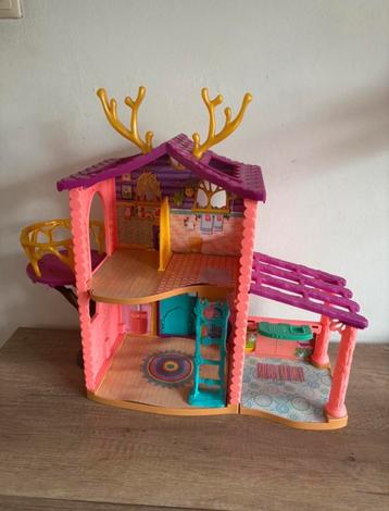 2 Enchantimals Poppenhuizen beschikbaar voor biedingen