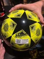 Chamipons leauge bal 2025 met handtekening ralf seuntjes!, Sport en Fitness, Voetbal, Ophalen of Verzenden, Zo goed als nieuw