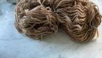 Handgesponnen alpacawol licht bruin, Hobby en Vrije tijd, Breien en Haken, Ophalen of Verzenden, Breien of Haken, Wol of Garen
