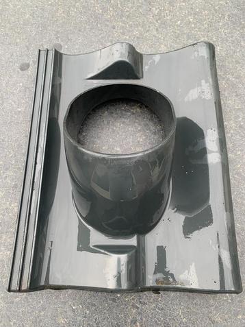 dakdoorvoer CV ketel/ventilatie beschikbaar voor biedingen