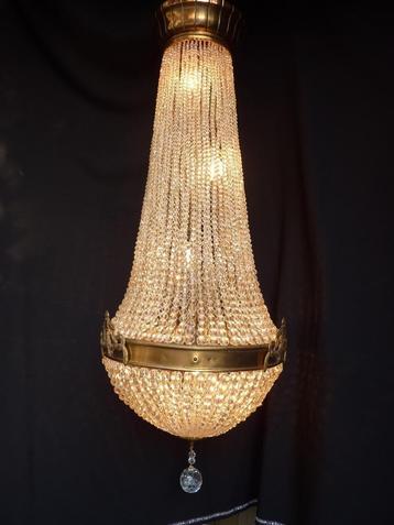 zeer mooie antieke zakkroon met empire kralen beschikbaar voor biedingen