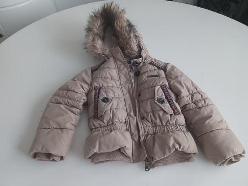 Meisjesjas met capuchon merk Vingino maat 5, Kinderen en Baby's, Kinderkleding | Maat 146, Zo goed als nieuw, Meisje, Jas, Ophalen of Verzenden