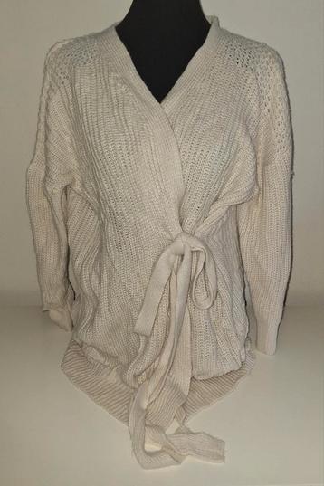 Ecru vest merk Moocci maat L met striksluiting beschikbaar voor biedingen