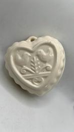Hartvormige kleine puddingvorm, roomwit geglazuurd., Ophalen of Verzenden, Gebruikt