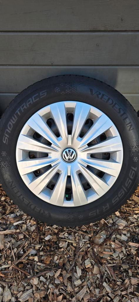 VW Winterbanden 195/65 R15 met Sierdoppen, Auto-onderdelen, Banden en Velgen, Banden en Velgen, Winterbanden, 15 inch, 195 mm