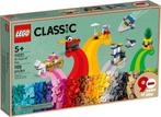 Lego | Classic | 90 jaar spelen | 11021, Nieuw, Complete set, Ophalen of Verzenden, Lego