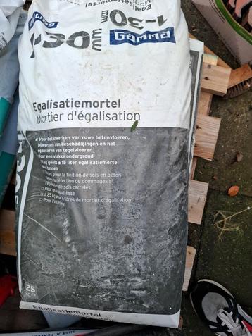 Egalisatiemortel egaline beschikbaar voor biedingen