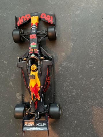 Aston Redbull racing beschikbaar voor biedingen