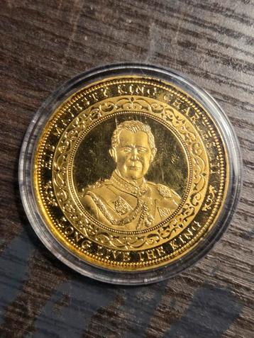 Koning Charles III Goudkleurige Munt beschikbaar voor biedingen