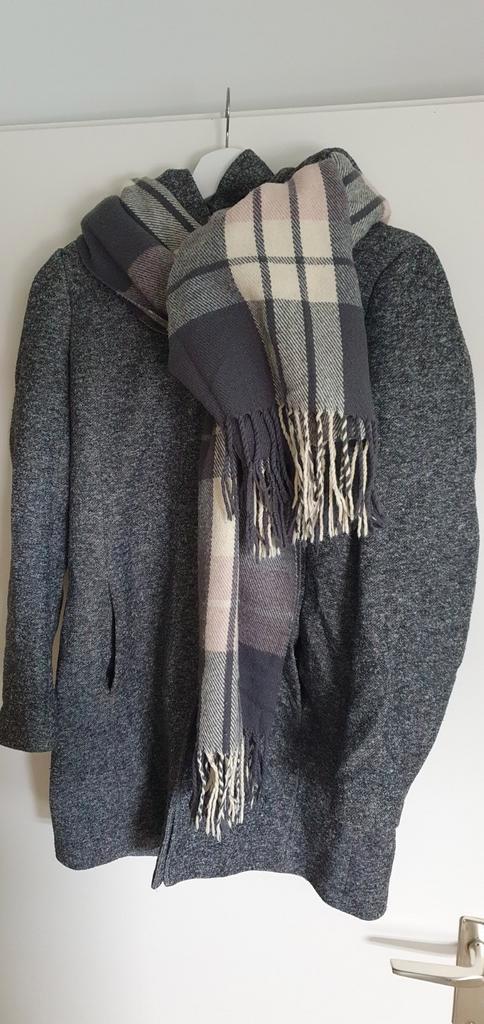 Fijne winterjas met bijpassende sjaal, Kleding | Dames, Jassen | Winter, Zo goed als nieuw, Grijs, Ophalen of Verzenden