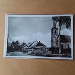 Groede.   Schuitvlotstraat met R.K. Kerk, Verzamelen, Ansichtkaarten | Nederland, 1940 tot 1960, Zeeland, Ongelopen, Ophalen of Verzenden