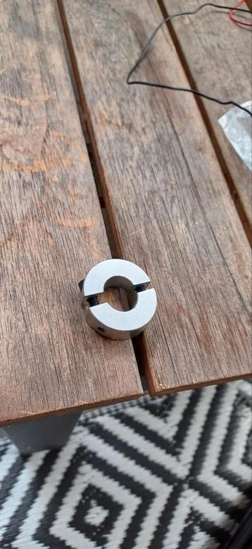 Splitklem 14mm beschikbaar voor biedingen