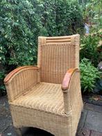 Zware. Rottan fauteuil, Huis en Inrichting, Tafels | Salontafels, Ophalen, Zo goed als nieuw, Overige houtsoorten