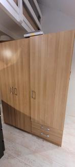 Gratis kledingkast met hang- en legruimte, Ophalen