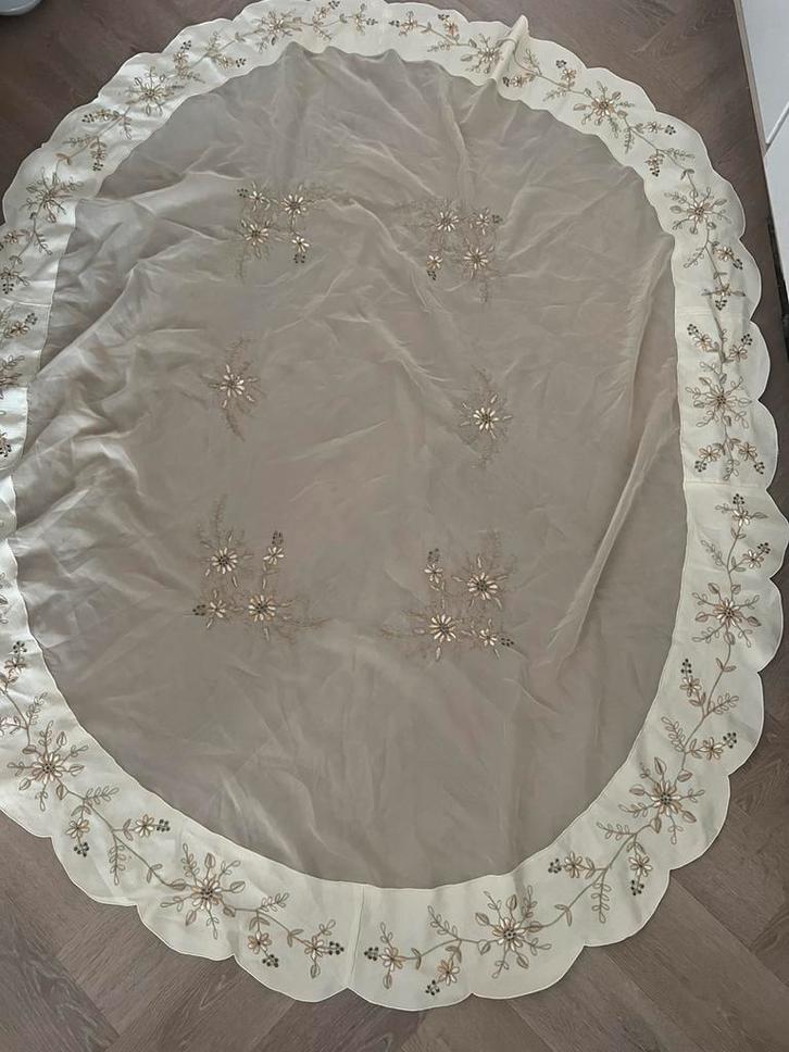 Prachtig ovaal tafelkleed, Antiek en Kunst, Antiek | Kleden en Textiel, Ophalen of Verzenden