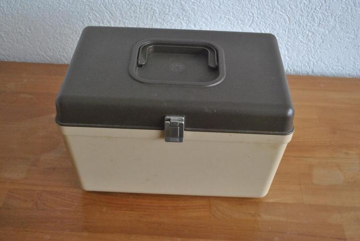 Naaidoos, Curver, vintage, Hobby en Vrije tijd, Naaien en Fournituren, Gebruikt, Overige typen, Ophalen of Verzenden