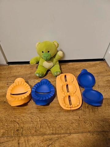 Tupperware empanada makers paars oranje beschikbaar voor biedingen