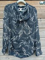 Zwarte bewerkte blouse H&M maat 38/M, Kleding | Dames, Blouses en Tunieken, Ophalen of Verzenden, Zo goed als nieuw, Maat 38/40 (M)