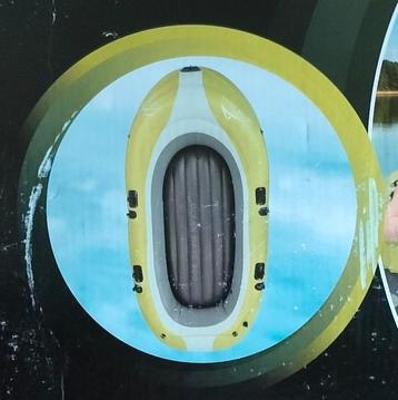 Nieuwe 3 persoons rubberen roeiboot beschikbaar voor biedingen