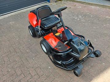 Zitmaaier  jonsered 
VoetHydrostaat/automaat  beschikbaar voor biedingen