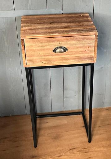 Nachtkastje Gifts Amsterdam beschikbaar voor biedingen