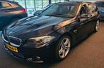 BMW 5-Serie 520I 135KW Touring Aut8 2016 Zwart, Auto's, BMW, 4 cilinders, 2000 kg, Zwart, Stationwagon