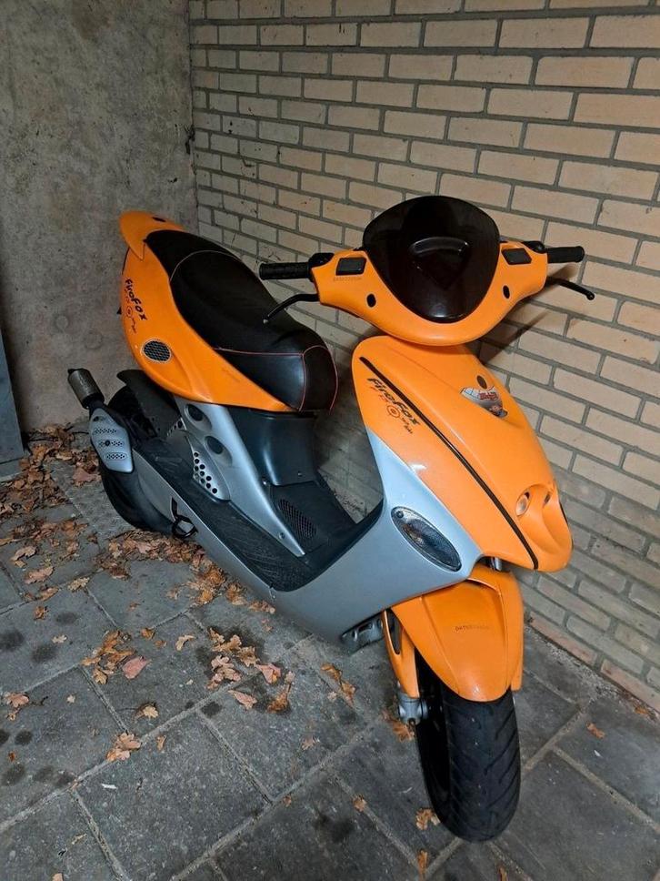 Malaguti Firefox f15  mooie scooter, Fietsen en Brommers, Brommeronderdelen | Scooters, Zo goed als nieuw, Ophalen of Verzenden