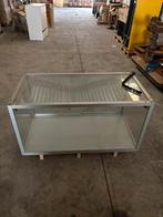 Glas vitrinekast met aluminium frame, Huis en Inrichting, Kasten | Vitrinekasten, Ophalen of Verzenden, Zo goed als nieuw, Glas