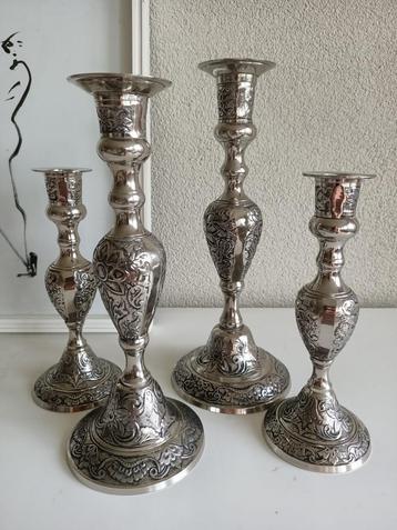 Set van 4 verzilverde plated kandelaren beschikbaar voor biedingen
