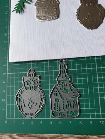 CR 1381 Hanger kerkje en uil beschikbaar voor biedingen