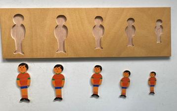 Houten peuterpuzzeltje met poppetje in verschillende maten beschikbaar voor biedingen