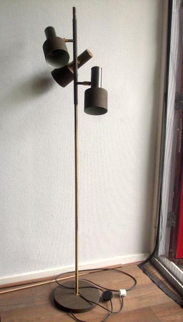 mooie staande lamp beschikbaar voor biedingen