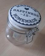 AFSLUITBARE GLAZEN POT TEKST OP HET DEKSEL Hoogte 12 cm, Huis en Inrichting, Woonaccessoires | Overige, Ophalen of Verzenden, Zo goed als nieuw