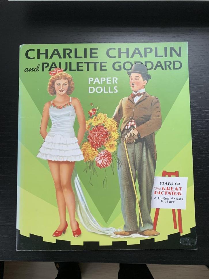 ZELDZAAM Charlie Chaplin and Paulette Goddard Paper Dolls, Verzamelen, Muziek, Artiesten en Beroemdheden, Nieuw, Boek, Tijdschrift of Artikel