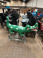Kermis Krokodil Schommel - Polyester & IJzer, Verzamelen, Beelden en Beeldjes, Ophalen of Verzenden, Gebruikt