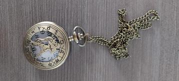 Zakhorloge met ketting met sterrenbeeld  beschikbaar voor biedingen