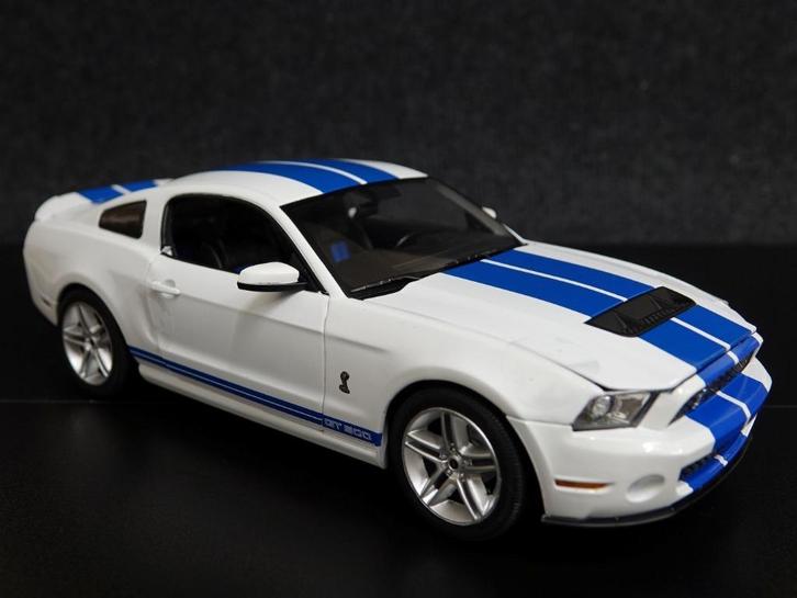 Greenlight 1:18 2011 Shelby GT500 wit-blauw, Hobby en Vrije tijd, Modelauto's | 1:18, Nieuw, Auto, Overige merken, Ophalen of Verzenden