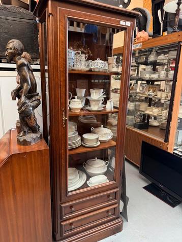 Unieke houten vitrinekast kast. beschikbaar voor biedingen
