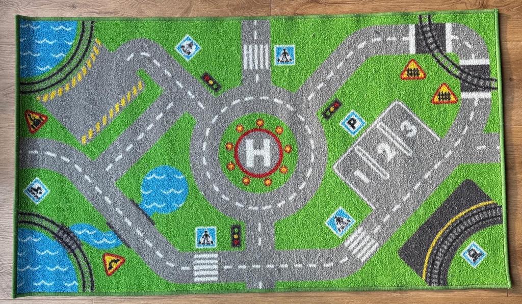 Speelkleed met wegen en helikopterplatform, Ophalen, Zo goed als nieuw