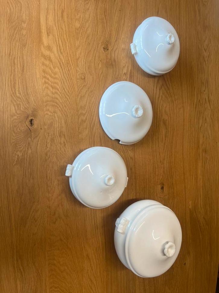 Wedgwood Bone China terrines – Engeland – Ø 20 en 24 cm, Antiek en Kunst, Antiek | Servies compleet, Ophalen