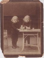 Kabinetfoto jonge tweeling, Foto, Ophalen of Verzenden, Zo goed als nieuw, Voor 1940